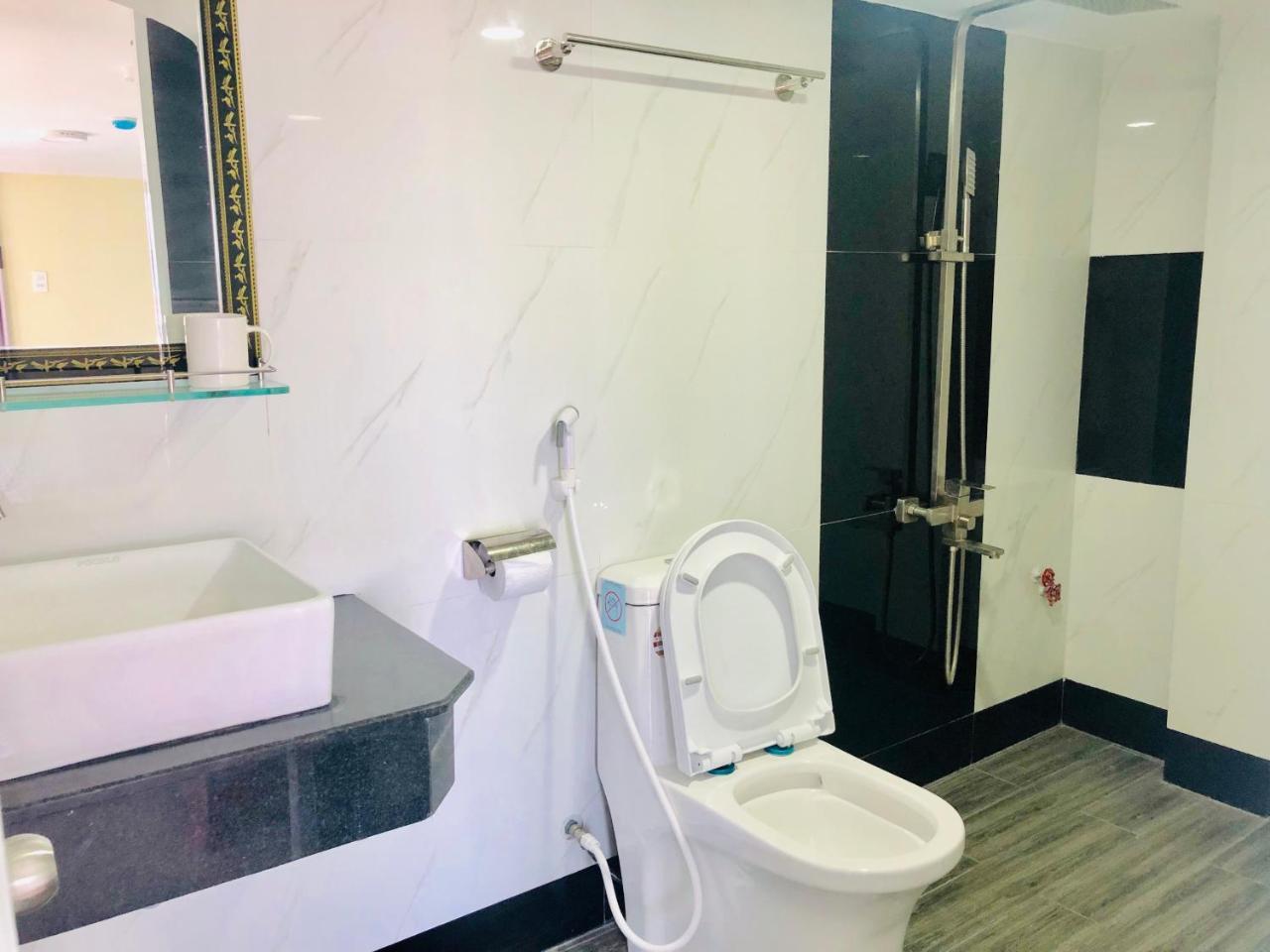 Ngoc Huong Hostel & Apartments Куїнон Екстер'єр фото