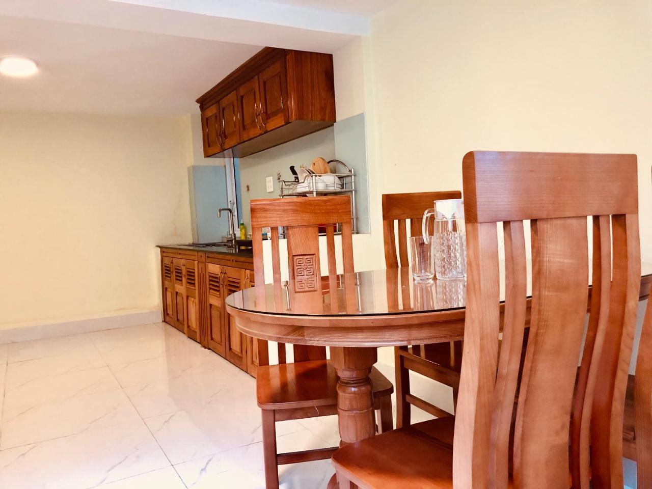 Ngoc Huong Hostel & Apartments Куїнон Екстер'єр фото