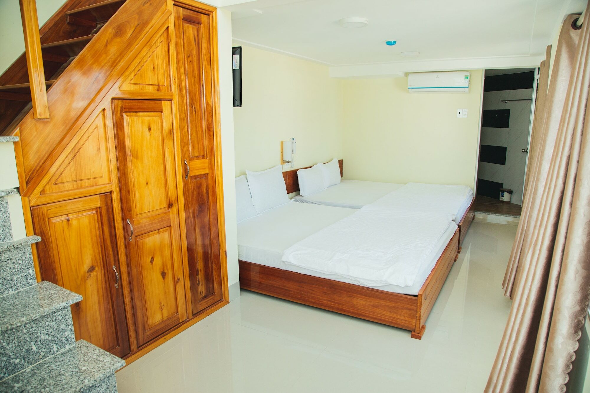Ngoc Huong Hostel & Apartments Куїнон Екстер'єр фото